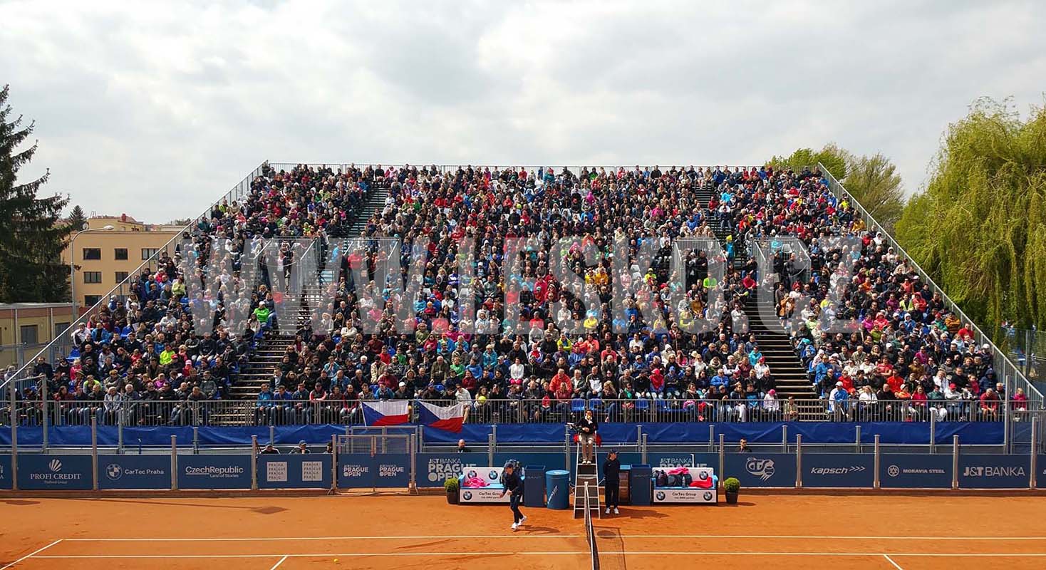 tenisová tribuna