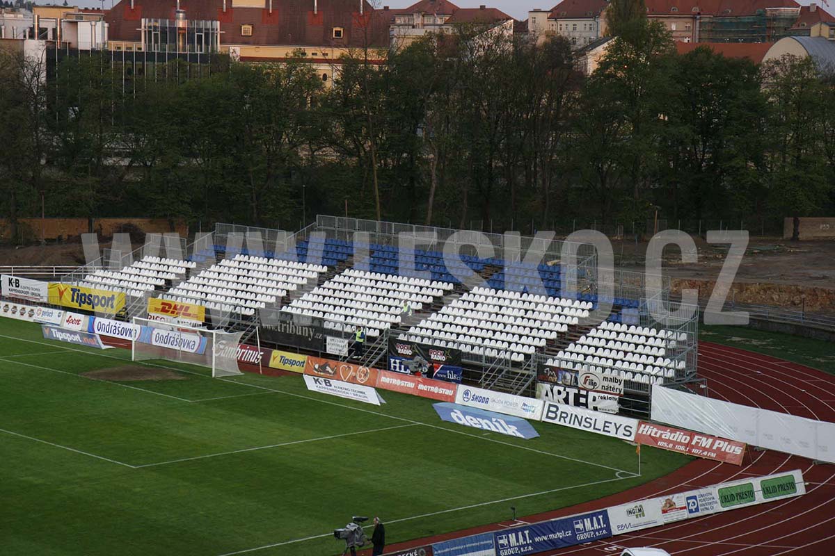 MOBILNÍ TRIBUNY, HLEDIŠTĚ, ELEVACE